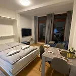 Apartment Kuestengold Ruhig, Familenfreundlich, Mit Terrasse Und Gem Garten Im Eg *