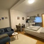 Kuestengold Ruhig, Familenfreundlich, Mit Terrasse Und Gem Garten Im Eg * Rostock