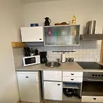 Apartment Kuestengold Ruhig, Familenfreundlich, Mit Terrasse Und Gem Garten Im Eg