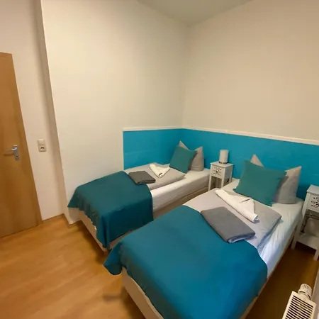 Apartment Kuestengold Ruhig, Familenfreundlich, Mit Terrasse Und Gem Garten Im Eg *