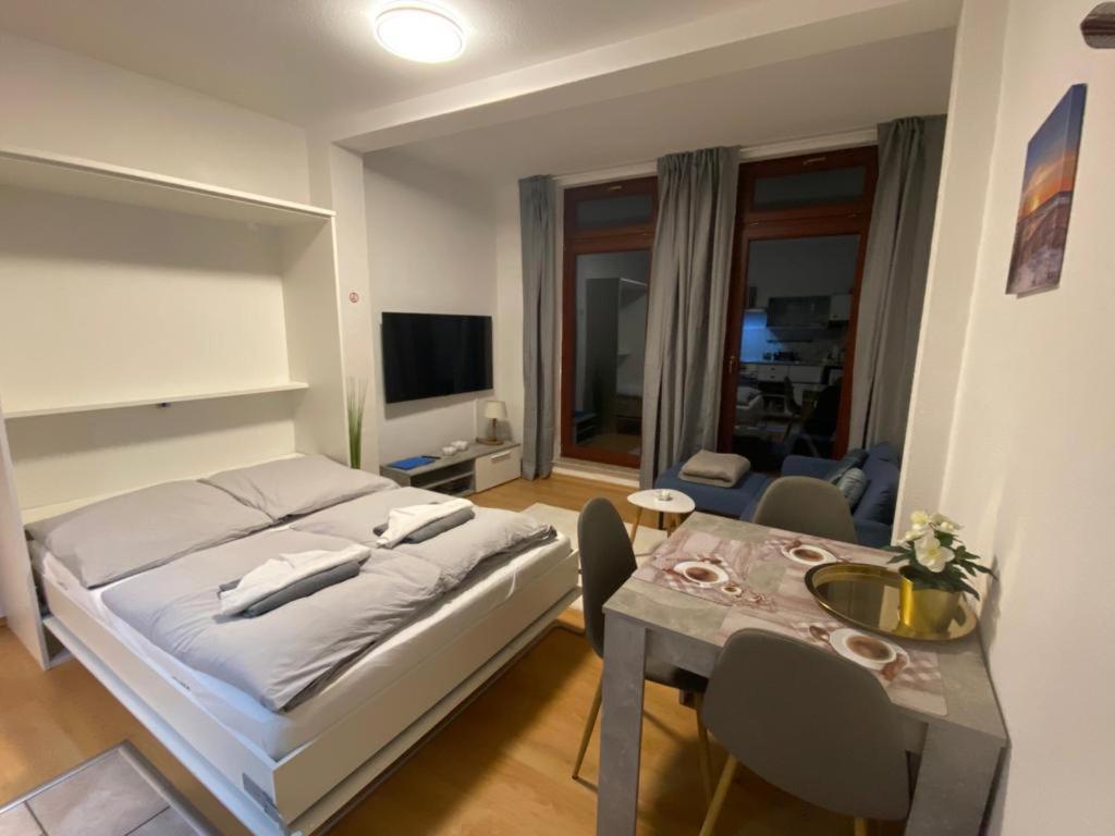 Apartment Kuestengold Ruhig, Familenfreundlich, Mit Terrasse Und Gem Garten Im Eg *