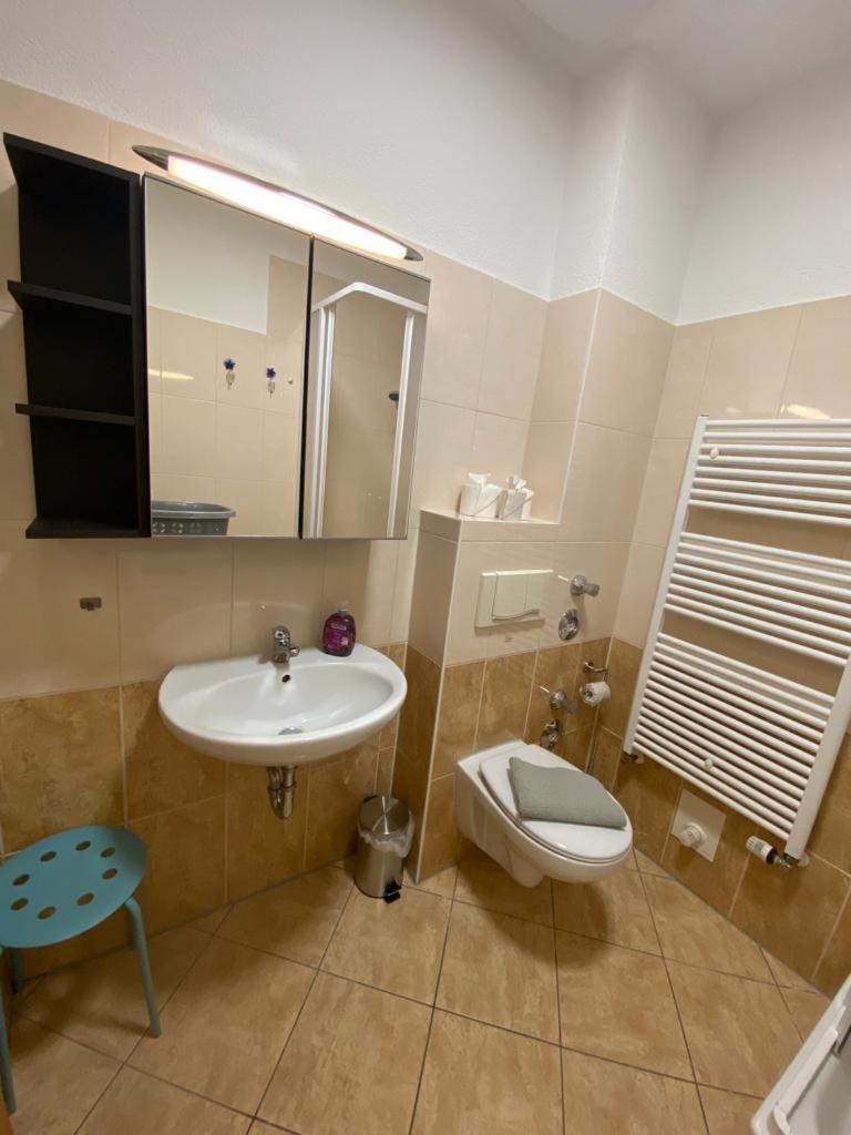 Apartment Kuestengold Ruhig, Familenfreundlich, Mit Terrasse Und Gem Garten Im Eg *