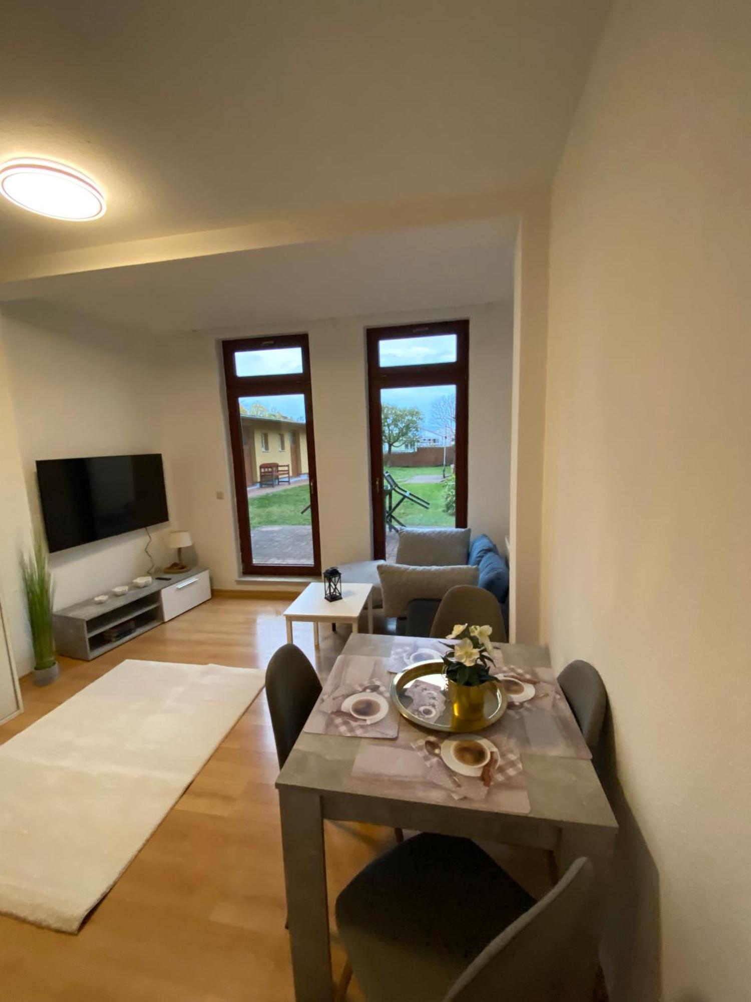 Kuestengold Ruhig, Familenfreundlich, Mit Terrasse Und Gem Garten Im Eg Apartment